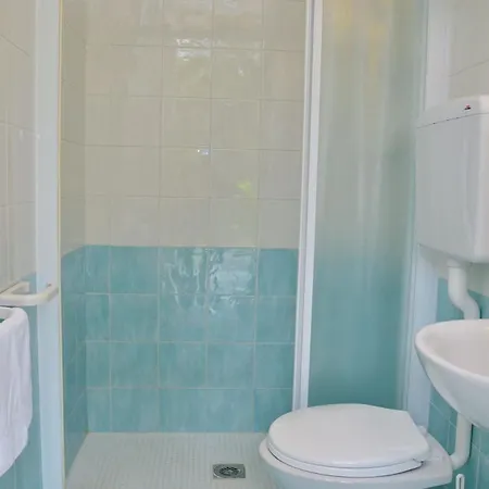 Comfortable For 6 Guests - Beahost Villa