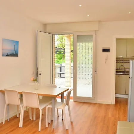 Willa Comfortable For 6 Guests - Beahost Bibione